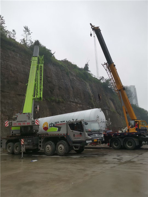 德化县“不怕风雨冻”—— 吊车的 “恶劣环境适应” 技术